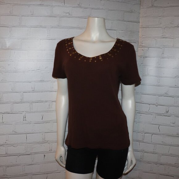 🤎✨👕 C.B. Casual Tee · Gold Studded Neckline · Size L - Picture 5 of 6